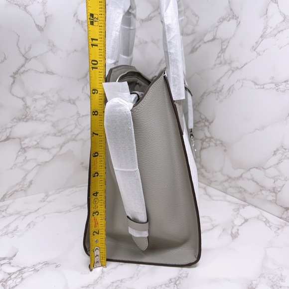 Michael Kors Avril Large Satchel - Picture 3 of 8